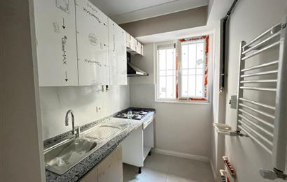 KÜÇÜKYALI'DA 0 BİNADA K.OTOPARKLI BAHÇE KULLANIMLI 2+1