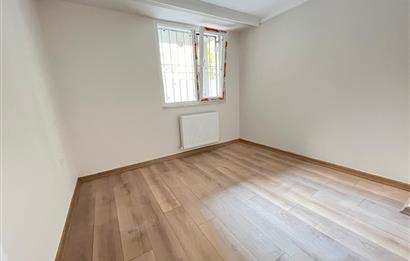 KÜÇÜKYALI'DA 0 BİNADA K.OTOPARKLI BAHÇE KULLANIMLI 2+1