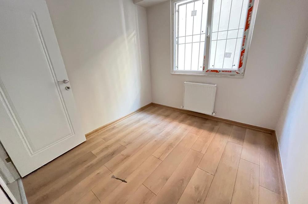 KÜÇÜKYALI'DA 0 BİNADA K.OTOPARKLI BAHÇE KULLANIMLI 2+1