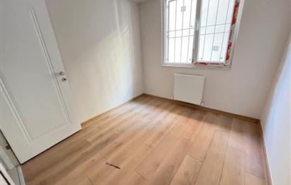 KÜÇÜKYALI'DA 0 BİNADA K.OTOPARKLI BAHÇE KULLANIMLI 2+1