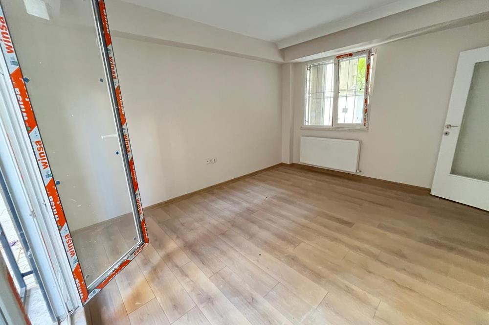 KÜÇÜKYALI'DA 0 BİNADA K.OTOPARKLI BAHÇE KULLANIMLI 2+1