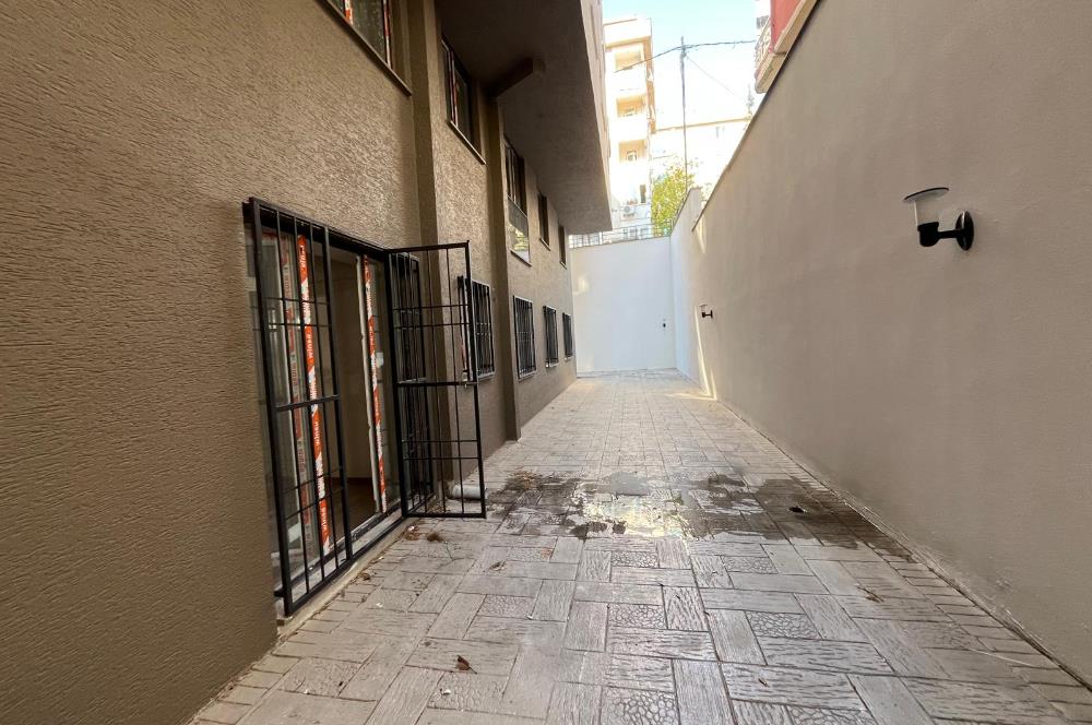 KÜÇÜKYALI'DA 0 BİNADA K.OTOPARKLI BAHÇE KULLANIMLI 2+1