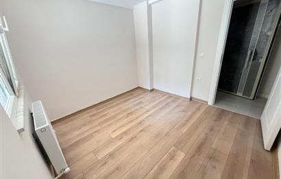 KÜÇÜKYALI'DA 0 BİNADA K.OTOPARKLI BAHÇE KULLANIMLI 2+1