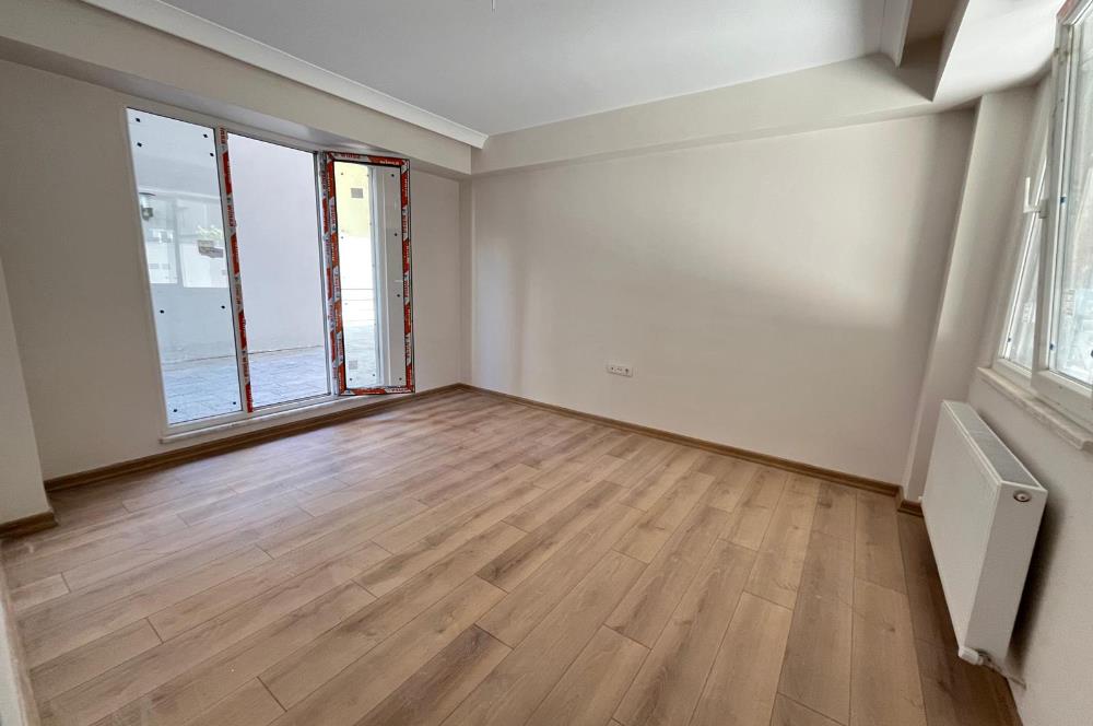 KÜÇÜKYALI'DA 0 BİNADA K.OTOPARKLI BAHÇE KULLANIMLI 2+1