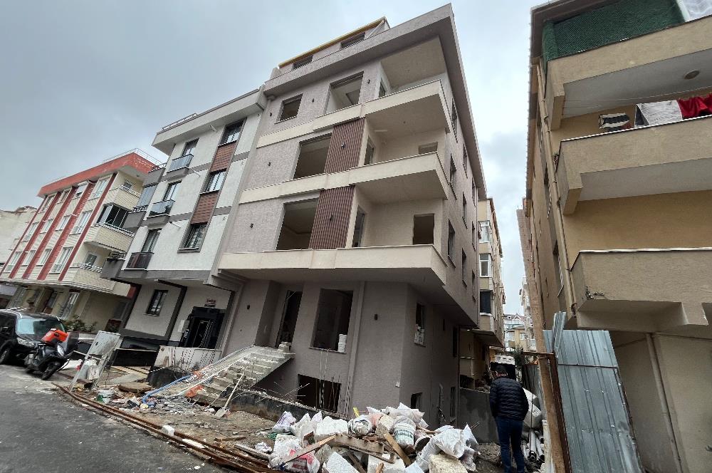 ÇEKMEKÖY MEHMET AKİF MAHALLESİNDE METROYA YAKIN SATILIK 3+1 EV