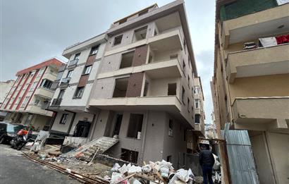 ÇEKMEKÖY MEHMET AKİF MAHALLESİNDE METROYA YAKIN SATILIK 3+1 EV