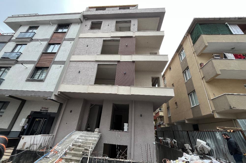 ÇEKMEKÖY MEHMET AKİF MAHALLESİNDE METROYA YAKIN SATILIK 3+1 EV