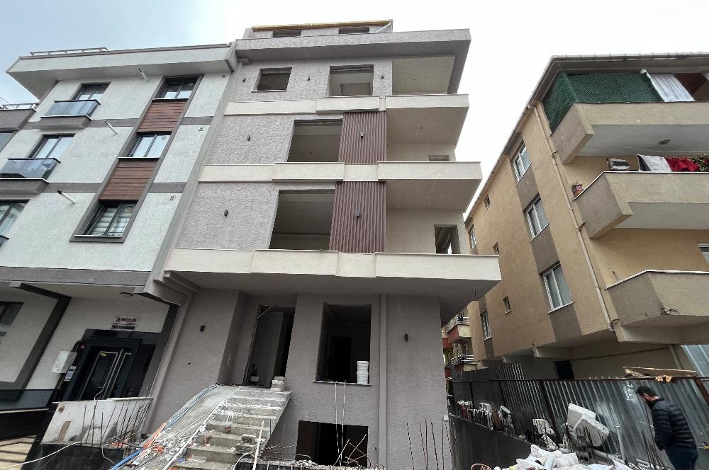 ÇEKMEKÖY MEHMET AKİF MAHALLESİNDE METROYA YAKIN SATILIK 3+1 EV