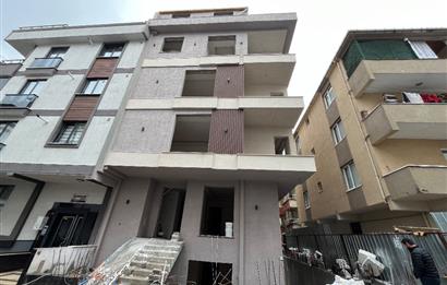 ÇEKMEKÖY MEHMET AKİF MAHALLESİNDE METROYA YAKIN SATILIK 3+1 EV