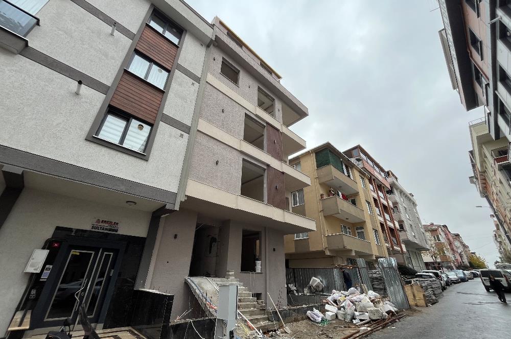 ÇEKMEKÖY MEHMET AKİF MAHALLESİNDE METROYA YAKIN SATILIK 3+1 EV