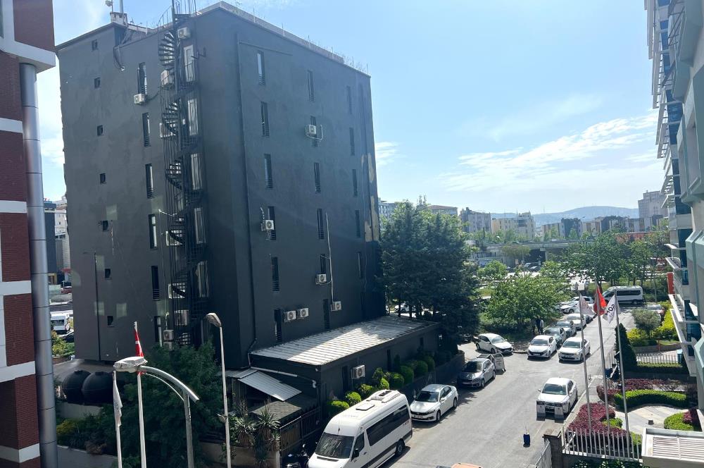 Kozyatağında Bostancı Metro Yanında Satılık Daire