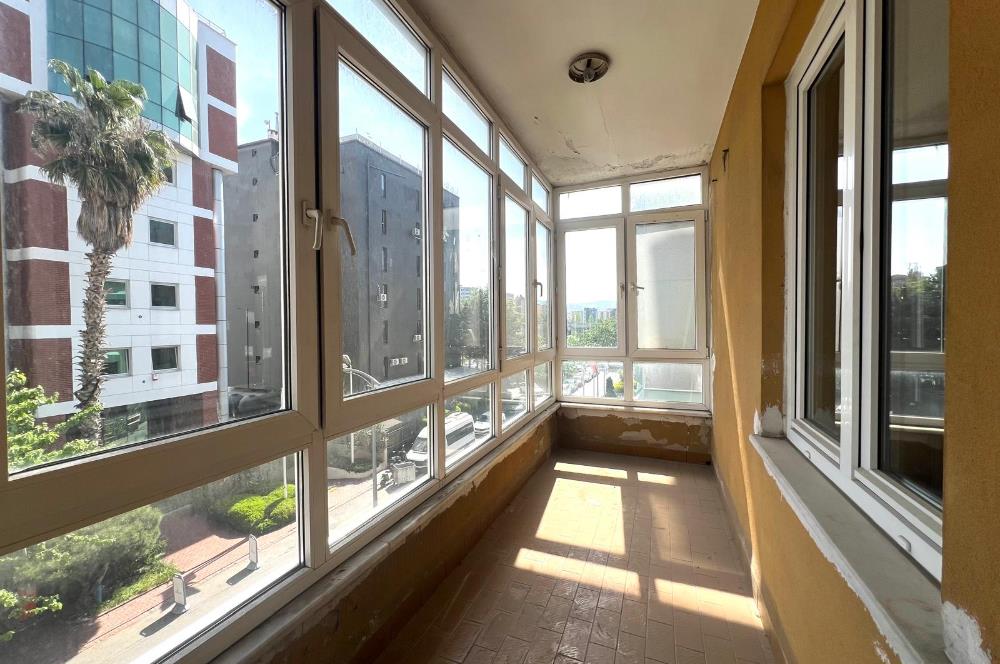 Kozyatağında Bostancı Metro Yanında Satılık Daire