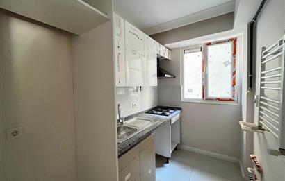 KÜÇÜKYALI'DA 0 BİNADA K.OTOPARKLI BAHÇE KULLANIMLI 2+1