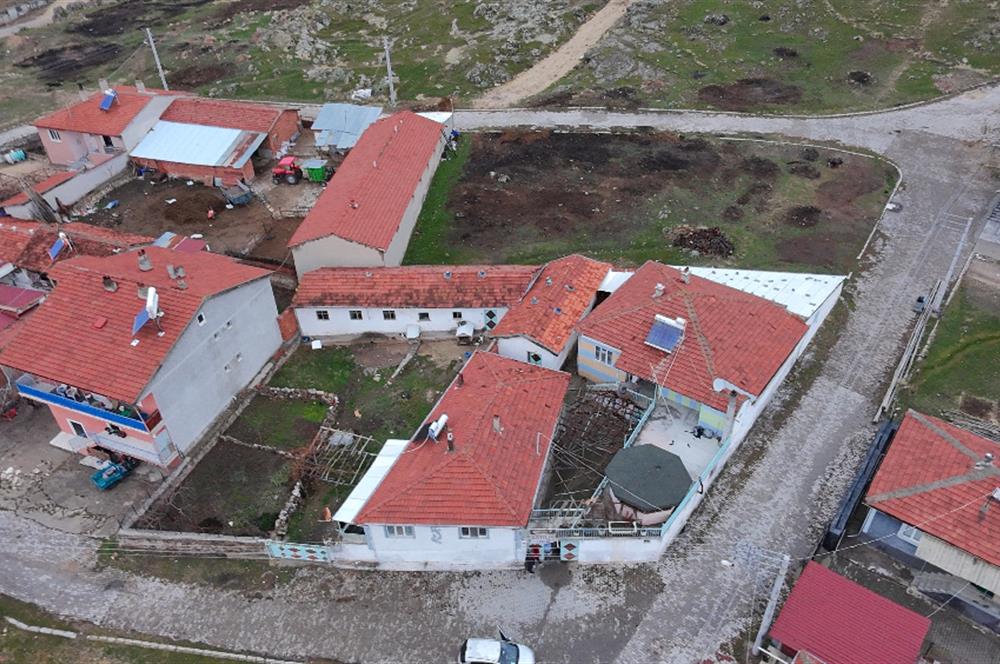 Kışlacıkta köşe konumlu müstakil mülk 