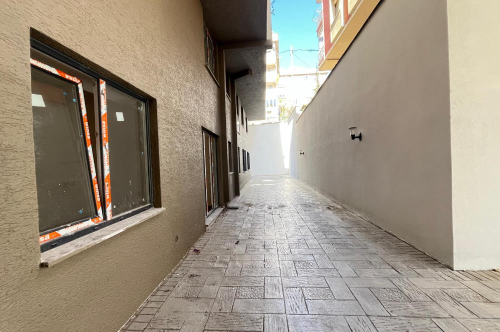 KÜÇÜKYALI'DA 0 BİNADA K.OTOPARKLI BAHÇE KULLANIMLI 2+1