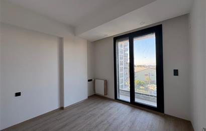 Ataşehir Gayda Vera'da Geniş Balkonlu 2+1 Kiralık Daire