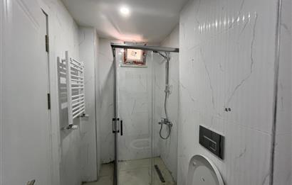 KÜÇÜKYALI'DA 0 BİNADA K.OTOPARKLI BAHÇE KULLANIMLI 2+1