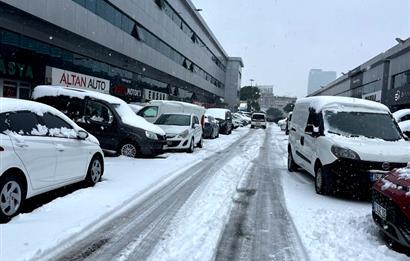 İSTOÇ'TA MERKEZİ LOKASYONDA GENİŞ SATILIK GALERİ