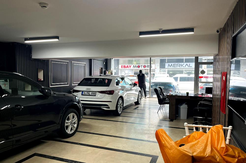 İSTOÇ'TA MERKEZİ LOKASYONDA GENİŞ SATILIK GALERİ