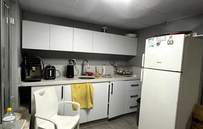 İSTOÇ'TA MERKEZİ LOKASYONDA GENİŞ SATILIK GALERİ