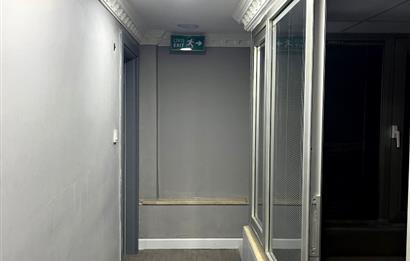 İSTOÇ'TA MERKEZİ LOKASYONDA GENİŞ SATILIK GALERİ