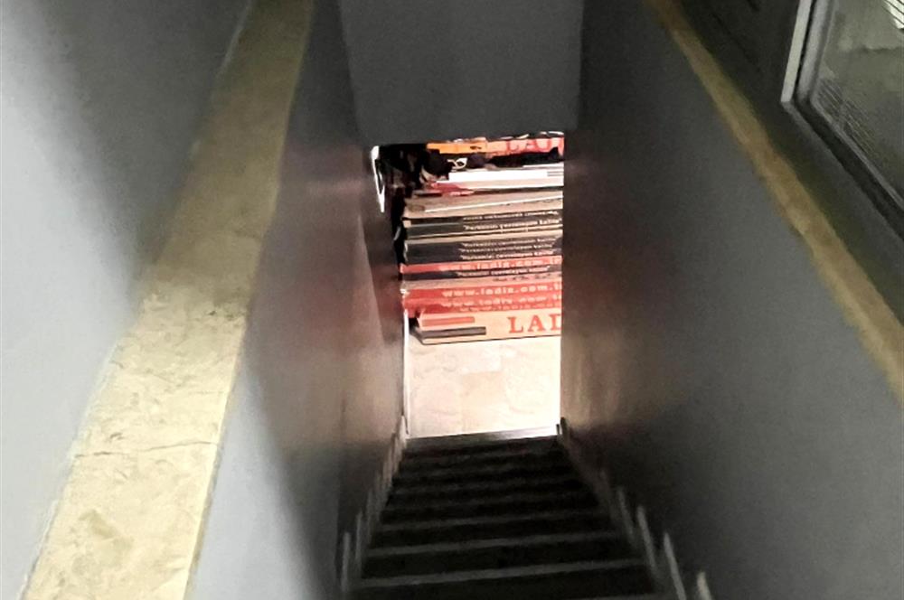 İSTOÇ'TA MERKEZİ LOKASYONDA GENİŞ SATILIK GALERİ