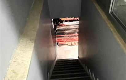 İSTOÇ'TA MERKEZİ LOKASYONDA GENİŞ SATILIK GALERİ