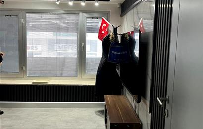 İSTOÇ'TA MERKEZİ LOKASYONDA GENİŞ SATILIK GALERİ