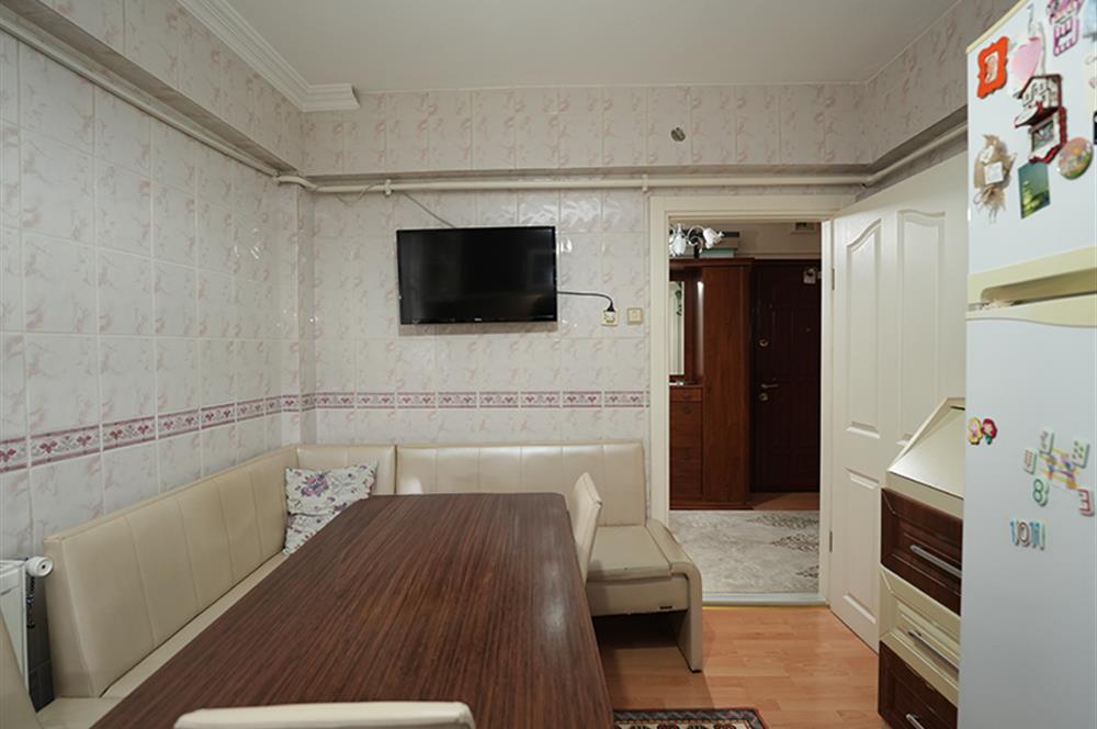 Cumartesi Pazarı Civarı Merkezi Konum Satılık 3+1 Ara kat Daire