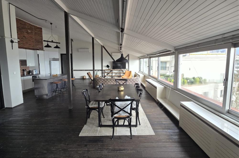 Gümüşsuyunda Muhteşem Deniz Manzaralı 180 m2 kiralık Penthouse