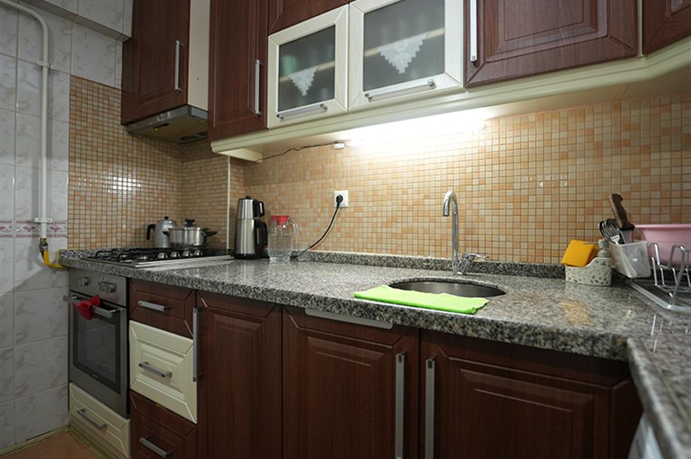 Cumartesi Pazarı Civarı Merkezi Konum Satılık 3+1 Ara kat Daire