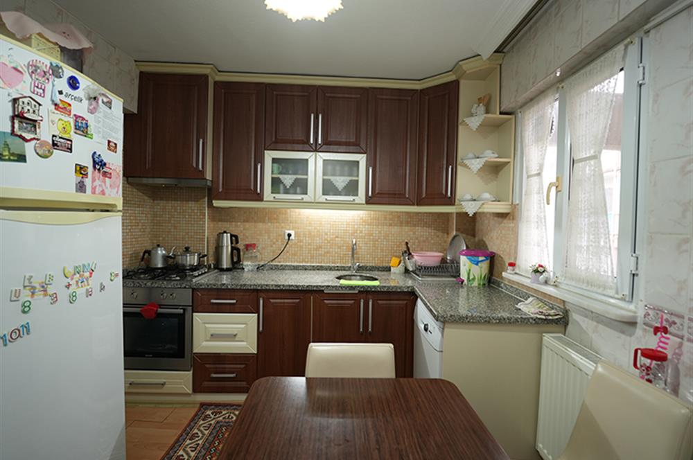 Cumartesi Pazarı Civarı Merkezi Konum Satılık 3+1 Ara kat Daire