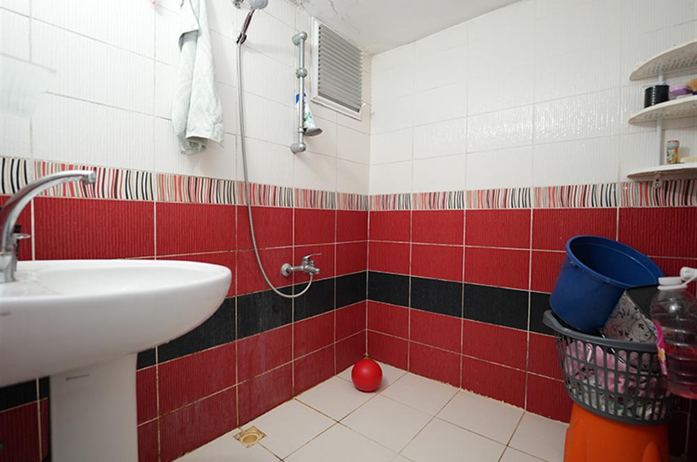 Halitpaşada Sahile Yürüme Mesafesinde 3+1 Satılık Daire