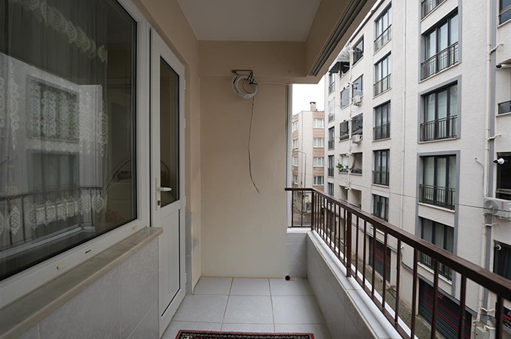 Cumartesi Pazarı Civarı Merkezi Konum Satılık 3+1 Ara kat Daire