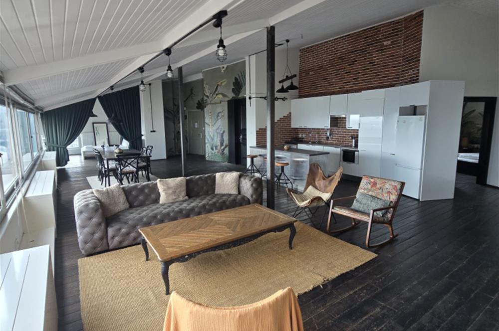 Gümüşsuyunda Muhteşem Deniz Manzaralı 180 m2 kiralık Penthouse