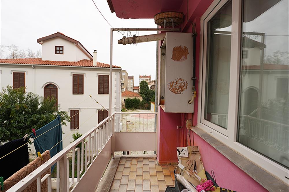 Halitpaşada Sahile Yürüme Mesafesinde 3+1 Satılık Daire