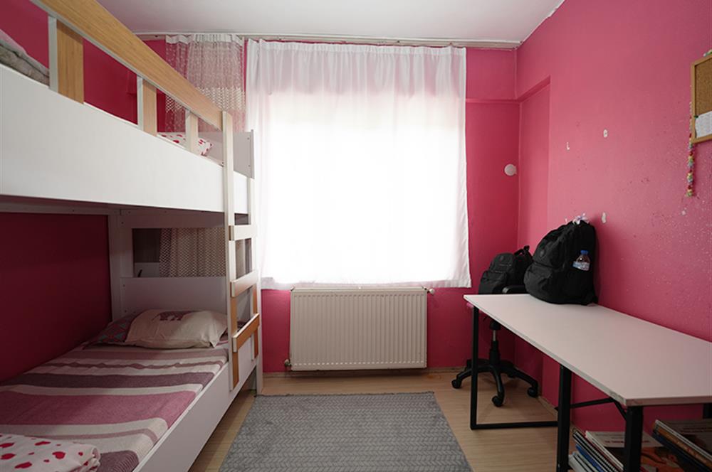 Halitpaşada Sahile Yürüme Mesafesinde 3+1 Satılık Daire