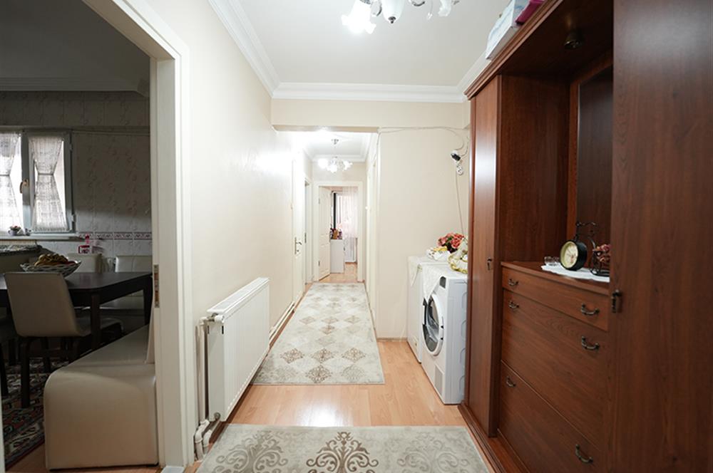 Cumartesi Pazarı Civarı Merkezi Konum Satılık 3+1 Ara kat Daire