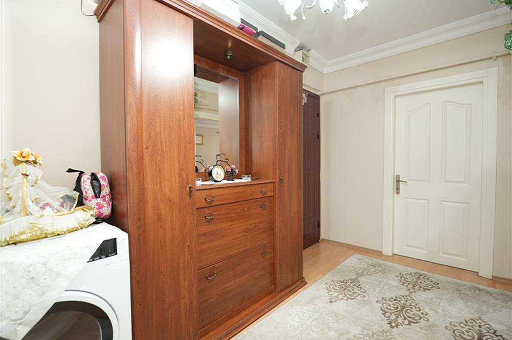 Cumartesi Pazarı Civarı Merkezi Konum Satılık 3+1 Ara kat Daire