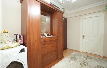 Cumartesi Pazarı Civarı Merkezi Konum Satılık 3+1 Ara kat Daire