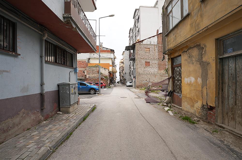 Halitpaşada Sahile Yürüme Mesafesinde 3+1 Satılık Daire