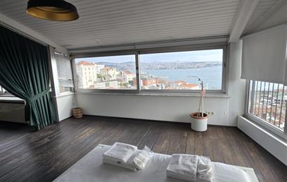 Gümüşsuyunda Muhteşem Deniz Manzaralı 180 m2 kiralık Penthouse