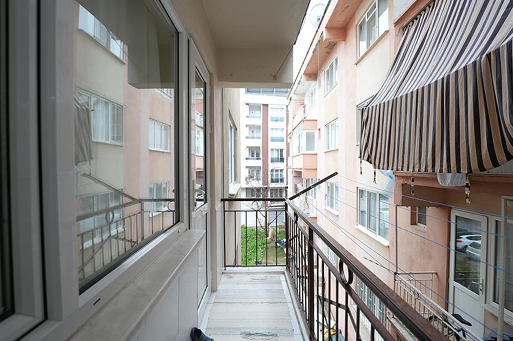 Cumartesi Pazarı Civarı Merkezi Konum Satılık 3+1 Ara kat Daire