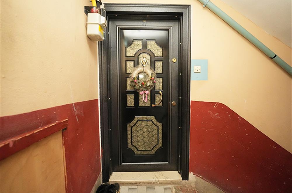 Halitpaşada Sahile Yürüme Mesafesinde 3+1 Satılık Daire