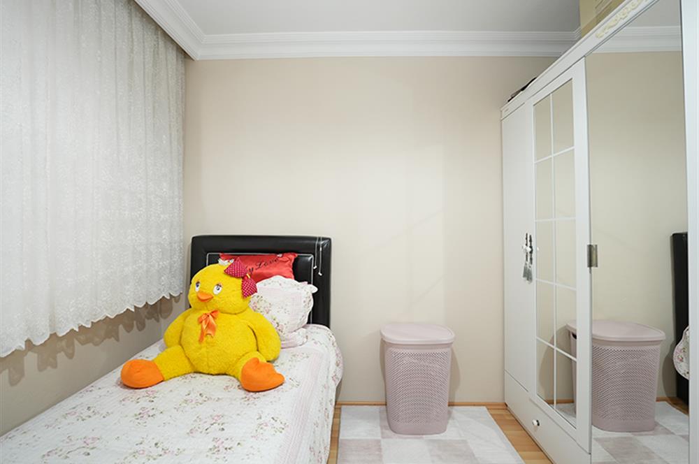 Cumartesi Pazarı Civarı Merkezi Konum Satılık 3+1 Ara kat Daire