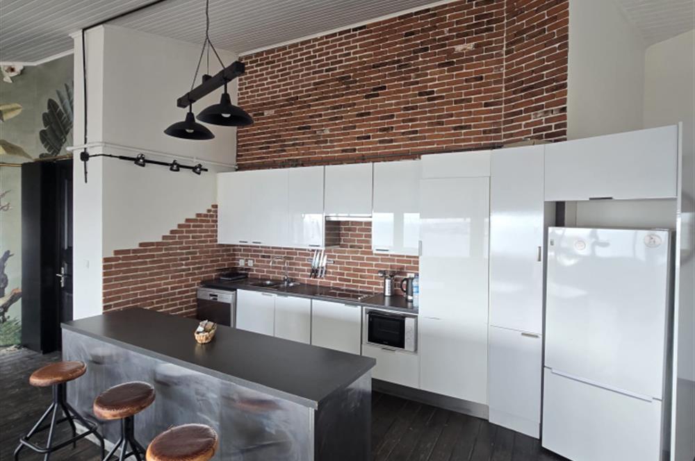 Gümüşsuyunda Muhteşem Deniz Manzaralı 180 m2 kiralık Penthouse