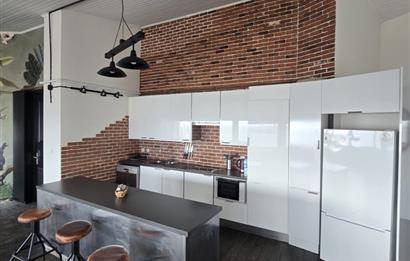 Gümüşsuyunda Muhteşem Deniz Manzaralı 180 m2 kiralık Penthouse