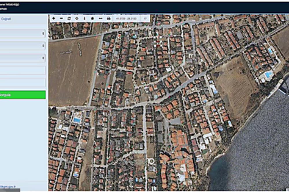 Klassis Otel Arkası - Denize 450 m İmarlı Köşe Parsel