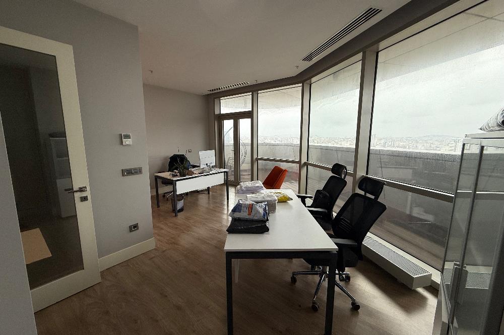 Metropol İstanbul Teraslı satılık 2 + 1 ofis