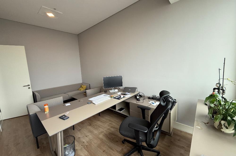 Metropol İstanbul Teraslı satılık 2 + 1 ofis